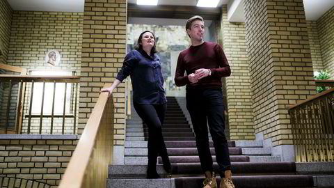 VG-journalistene Marie Melgård og Lars Joakim Skarvøy har hengt mye på Stortinget i høst. Over nyttår starter de arbeidet med en bok om Arbeiderpartiet for Kagge Forlag.