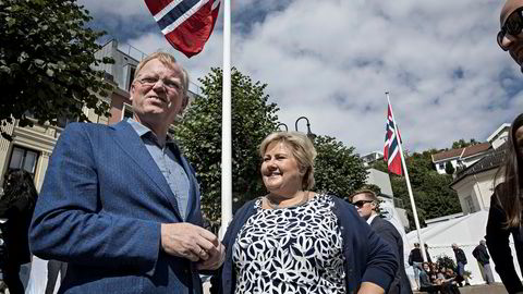 – Du får ikke noe tid med statsministeren i dag, sa statssekretær Sigbjørn Aanes da Sindre Finnes, som jobber i Norsk Industri, møtte sin ektefelle Erna Solberg i Pollen i Arendal.