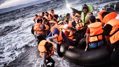 EU-operasjonen EU Navfor Med skal slå ned på Middelhavets menneskesmuglere for å begrense strømmen av migranter til Europa. Her ankommer båtflyktninger Lesbos, Hellas. Foto: Aris Messinis, AFP/NTB Scanpix