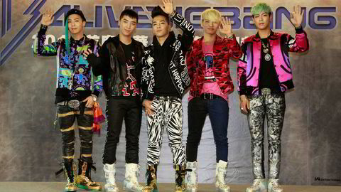 Frontfigur «Seungri» i det sørkoreanske guttebandet Bigbang, som drev frem K-Pop-industrien, er tiltalt for å ha kjøpt sextjenester fra prostituerte som «gaver» til investorer i en nattklubb han er deleier i. 28-åringen har valgt å pensjonere seg fra showbusiness.