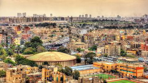 Hvis vi holder oss på dagens kurs mot en global oppvarming på fire–seks grader celsius, vil steder som Kairo (bildet) kunne bli ubeboelig i seks måneder av året, skriver utenriksministrene Laurent Fabius og Børge Brende. Foto: Istock