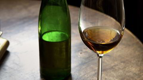 Søt riesling er noen av de mest lagringsvennlige vinene i verden. 40 år skiller disse vinene. Til venstre er Egon Müllers eiswein fra 1975, til høyre Joh. Jos. Prüms ferske 2015. Foto: Mette Randem.