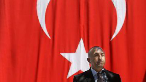 Tyrkias utenriksminister Mevlüt Çavusoglu delte på en direktesendt tv-opptreden at Tyrkia alltid har oppfordret Russland til å gjennomføre felles operasjoner mot IS. Foto: Francisco Seco/NTB Scanpix