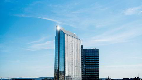 Kinesiske HNA Tourism Group eier nå 51,3 prosent av aksjene i Rezidor som driver en rekke hoteller i Norge, blant dem Norges største hotell, Radisson Blu Plaza Hotel i Oslo.