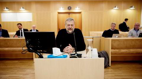 Bjarne Skeie satt hele mandag i vitneboksen i rettssaken mot tidligere sjef Christian Selmer i Skeie Energy, nå EPH.