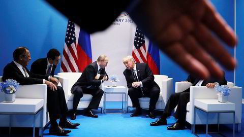 Vladimir Putin og Donald Trump i passiar da de sist møttes, under G20-toppmøtet i Hamburg sist måned. Men forholdet mellom Russland og USA har ikke vært så dårlig siden Sovjetunionens fall.