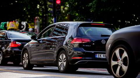 Den er blant verdens mest populære små familiebiler, men i Norge sluttet salget av Volkswagen Golf over nyttår. Nå kan avgiftskutt føre til at fossile modeller gjenopplives.