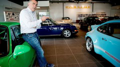 Slik investerer du i bil: Espen Olsen er daglig leder i Porsche Classic Center.