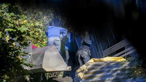 Dugnaden. På et hyttefelt i Vestby i Akershus bygges Norges største privatfinansierte vann- og kloakknett. I helgene jobber ungdommer fra Smiths Venner og idrettslag dugnad på prosjektet, på oppdrag fra en privat underleverandør.