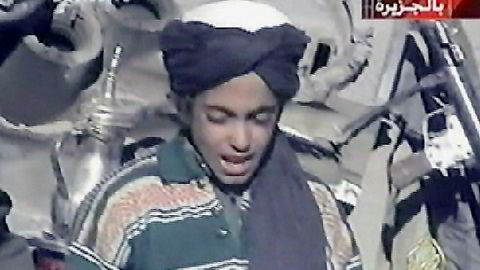 Dette bildet fra 2001 skal være av Hamza bin Laden, terrorlederen Osama bin Ladens yngste sønn som nå er i midten av 20-årene. Han ettersøkes nå for terrorvirksomhet.