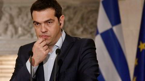 Standard & Poor´s anser det som 50 prosent sannsynlig med "grexit" for Hellas og statsminister Alexis Tsipras.  Foto: Kostas Tsipras/