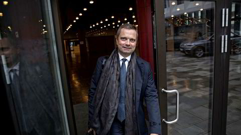 – Det er i hvert fall ingenting som uroer julefeiringen, sier investor Harald Espedal. Den tidligere Skagen-forvalteren har kjøpt seg jevnt og trutt opp i aksjemarkedet gjennom børsuroen.