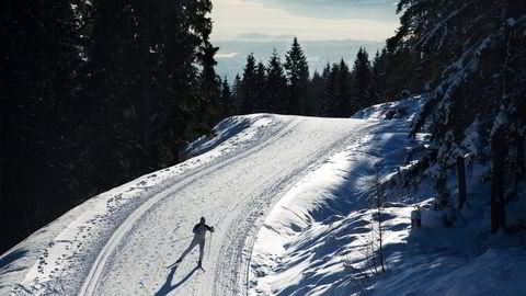 – Skøyting er som en dans på ski, sier Siri Halle og skøyter seg til toppen av Frognerseteren. Foto: