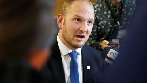 Samferdselsminister Jon Georg Dale (Frp) mener mediebransjen må forstå at staten ikke kan betale hundrevis av millioner kroner for å dele ut aviser. Foto: Gorm Kallestad / NTB scanpixscanpix