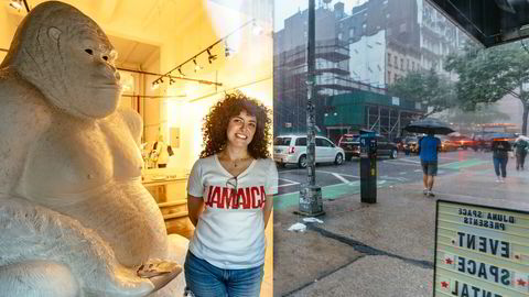 Ashley Hanosh måtte legge ned klesbutikken Honey in the Rough på Manhattan nylig, og har nå åpnet nytt lokale for korttidsutleie – «pop-up»-eventer – der klesdesignere selger egne produkter. – For å si det enkelt: Amazon vant kundene, sier hun.