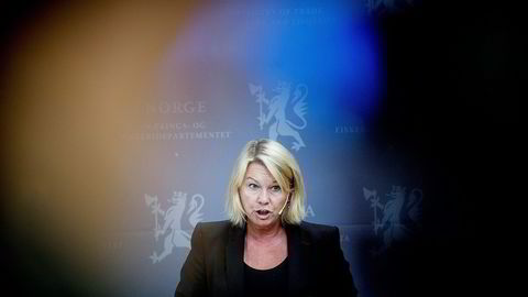 Næringsminister Monica Mæland stilte fredag til pressekonferanse om bråket rundt utnevnelsen av Thorhild Widvey som styreleder i Statkraft. Foto: Gorm K. Gaare