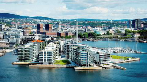 Alexander Sunde har solgt leiligheten sin i Kavringen brygge 6 i bygget lengst til høyre i bildet.