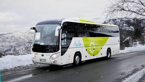 Vestlandsaktøren Tide skal kjøre bussrutene også i Sogn og Fjordane. Her fra Nattlandsfjellet, Bergen. Foto: Tide