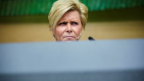 Finansminister Siv Jensen legger frem revidert statsbudsjett.