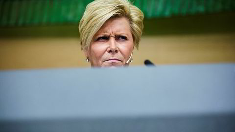 Finansminister Siv Jensen legger frem revidert statsbudsjett.