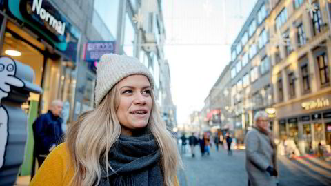 – Jeg har spart mye penger på dette, sier Helena Leinebø om de gangene hun har skiftet mobiloperatør.
