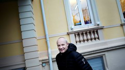 Investor Kjetil Holta solgte sine Apple-aksjer for litt over to år siden. Det var for tidlig, erkjenner han selv, men sier han er ganske lite interessert i å kjøpe seg inn i igjen til tross for at aksjene nå er billige.