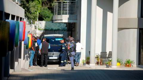 Politiet gjennomfører onsdag morgen razzia mot blant annet hjemmet til den rike, mektige og omstridte Gupta-familien i Johannesburg.