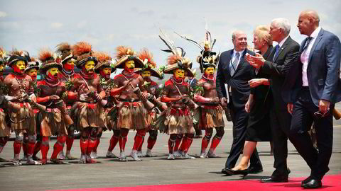 Det årlige toppmøtet mellom stillehavslandene ble avrundet uten at medlemmene var blitt enige om en felles slutterklæring. Lørdag ble USAs visepresident Mike Pence møtt av lokale dansere da han landet i Papua Ny-Guinea.
