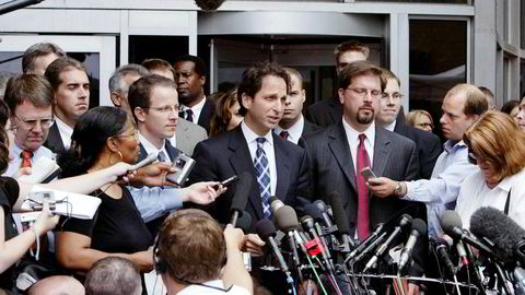 Andrew Weissmann i 2004, da han ledet etterforskningen etter konkursen i Enron. Nitid papirarbeid og flipping av vitner gjorde at han fikk rundt 30 domfellelser.