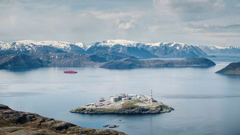 Innleggsforfatteren mener at Norge bør være en pådriver for å erstatte kullkraftverk med gasskraftverk. Bildet viser anlegget på Melkøya som mottar og prosesserer naturgass fra Snøhvitfeltet i Barentshavet. Foto: