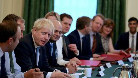 Statsminister Boris Johnson leder sitt første regjeringsmøte i Downing Street.