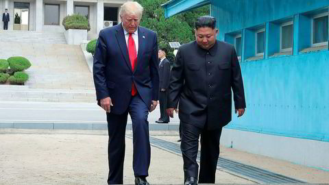President Donald Trump ble søndag første amerikanske president til å besøke Nord-Korea, da han møtte landets diktator Kim Jong-un i grenselandsbyen Panmunjom.