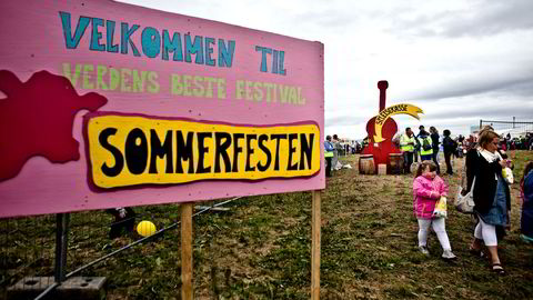 Serieproduksjonen av virksomheter har forvandlet det vesle kystsamfunnet Giske. Der Ulsteinvik og Fosnavåg er shipping-bygder, har Giske blitt et kraftsenter for kulturnæring og digital tjenesteproduksjon. Her fra Sommerfesten på Giske.