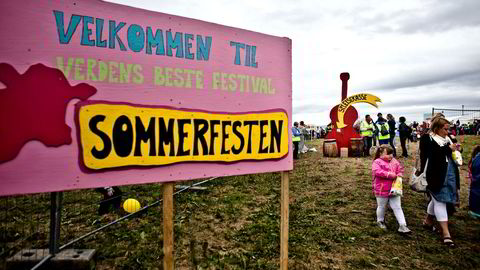 Serieproduksjonen av virksomheter har forvandlet det vesle kystsamfunnet Giske. Der Ulsteinvik og Fosnavåg er shipping-bygder, har Giske blitt et kraftsenter for kulturnæring og digital tjenesteproduksjon. Her fra Sommerfesten på Giske.