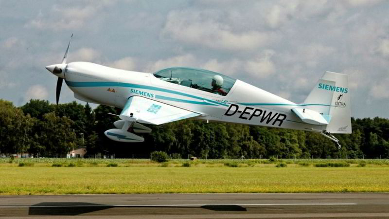 Siemens samarbeider med Rolls Royce og Airbus om å utvikle fremtidens elfly.