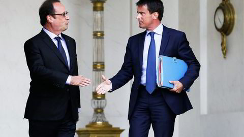 Fortsetter sparepolitikk. President François Hollande (til venstre) har bedt statsminister Manuel Valls legge ny regjeringskabal i dag, uten rebelske venstrevridde ministre. Foto: Patrick Kovarik, AFP/NTB Scanpix