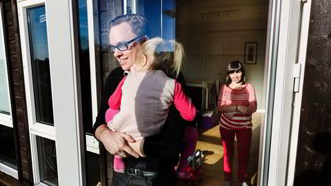 ASIA NESTE. Trond Underland Berntzen, kona Sylwia Niklas og datteren Mia har lagt huset i Haugesund ut for leie på Finn.no. Snart reiser de til Ulsan i Sør-Korea. Foto: Per Thrana