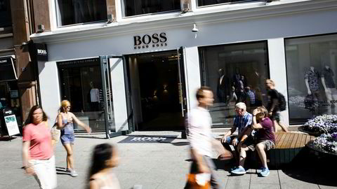 Hugo Boss fikk et driftsunderskudd på 1,3 millioner kroner i fjor. Hovedårsaken er nedskrivning av butikklokalet på Karl Johan i Oslo.