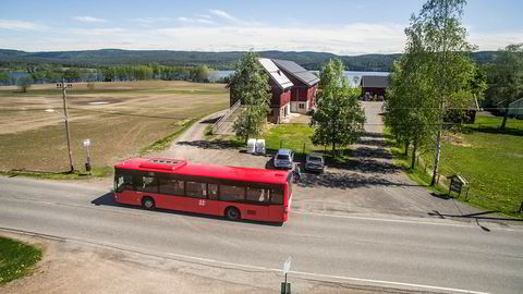 Fra nyttår må bussjåfører med frikort i eget fylke betale skatt av fordelen.