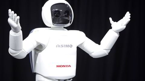 Roboten Asimo, laget av Honda, er en form for kunstig intelligens. Tietos Alicia T. er imidlertid bare en programvare. Foto: NTB Scanpix