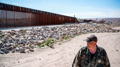 Donald Trump raslet igjen med sablene overfor Mexico. Her ved grensesperringene i Anapra i New Mexico.