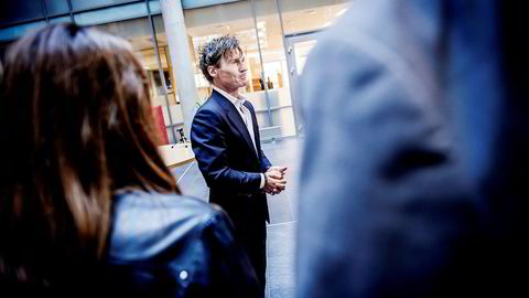 Petter A. Stordalen åpnet storhotellet The Hub første mars – og luksushotellet Amerikalinjen (i bakgrunnen) 14 dager senere og må sin del av «skylden» for at konkurransen i Oslo hardner til.