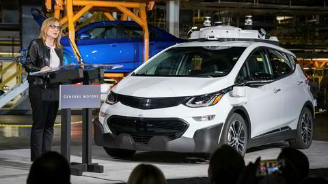 I juni i år presenterte GM-sjef Mary Barra 130 selvkjørende elektriske testbiler av modellen Chevrolet Bolt. Nå åpner GM-sjefen for at giganten returnerer til Europa.