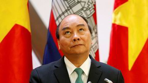 Vietnams statsminister Nguyen Xuan Phuc har innført en rekke regler for offentlig ansatte.