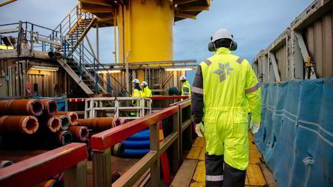 Arkivbilde. Arbeidere på Oseberg A-plattformen i Nordsjøen. Foto: Kristian Helgesen/