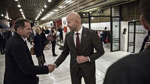 Statsråd Tord Lien (til høyre) møtte blant annet oljekonsulent Jarand Rystad på DNs energikonferanse i Oslo Konserthus tirsdag. Lien åpnet med å angripe LOs motstand mot private kraftkabler til utlandet. Foto: Aleksander Nordahl