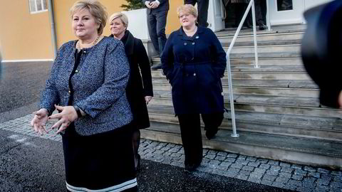 KrF-leder Knut Arild Hareide mangler på dette bildet. På noen områder er det like godt, mener DN. Fra venstre: Statsminister og Høyre-leder Erna Solberg, Frp-leder Siv Jensen og Venstre-leder Trine Skei Grande.