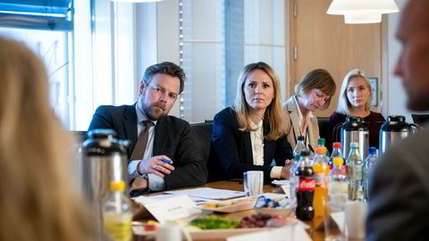 Næringsminister Torbjørn Røe Isaksen og likestillingsminister Linda Hofstad Helleland møtte rekrutteringsbransjen mandag.