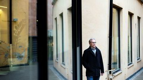 Namsfogd Alexander Dey i Oslo ser på saksbunken fra forbrukslånbanker og inkassoselskaper at det blir enda mer å gjøre neste år. Han er usikker på om ressursene strekker til.
