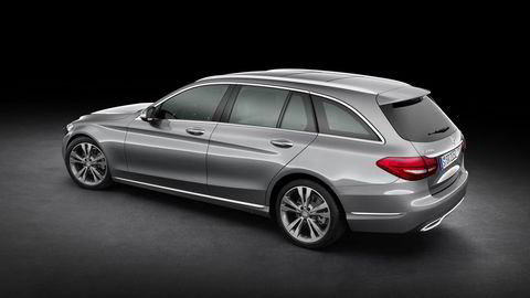 Mercedes C-klasse har blitt større, og tar opp konkurransen om å være det beste bilkjøpet i den prestisjefulle mellomklassen. Foto: